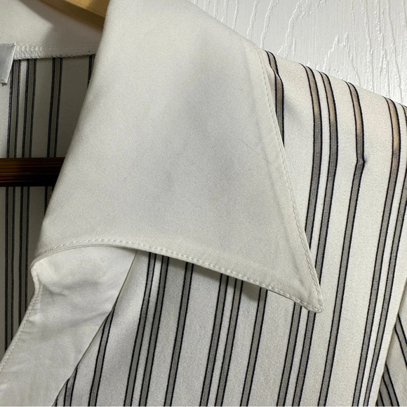 Talbots Petites blouse, large. White with gray/black stripe, wide collar, spring - Picture 9 of 12